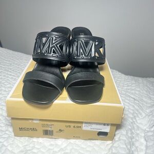 MICHAEL Michael KORS Women's Alma Mid Sandals SZ 6.5